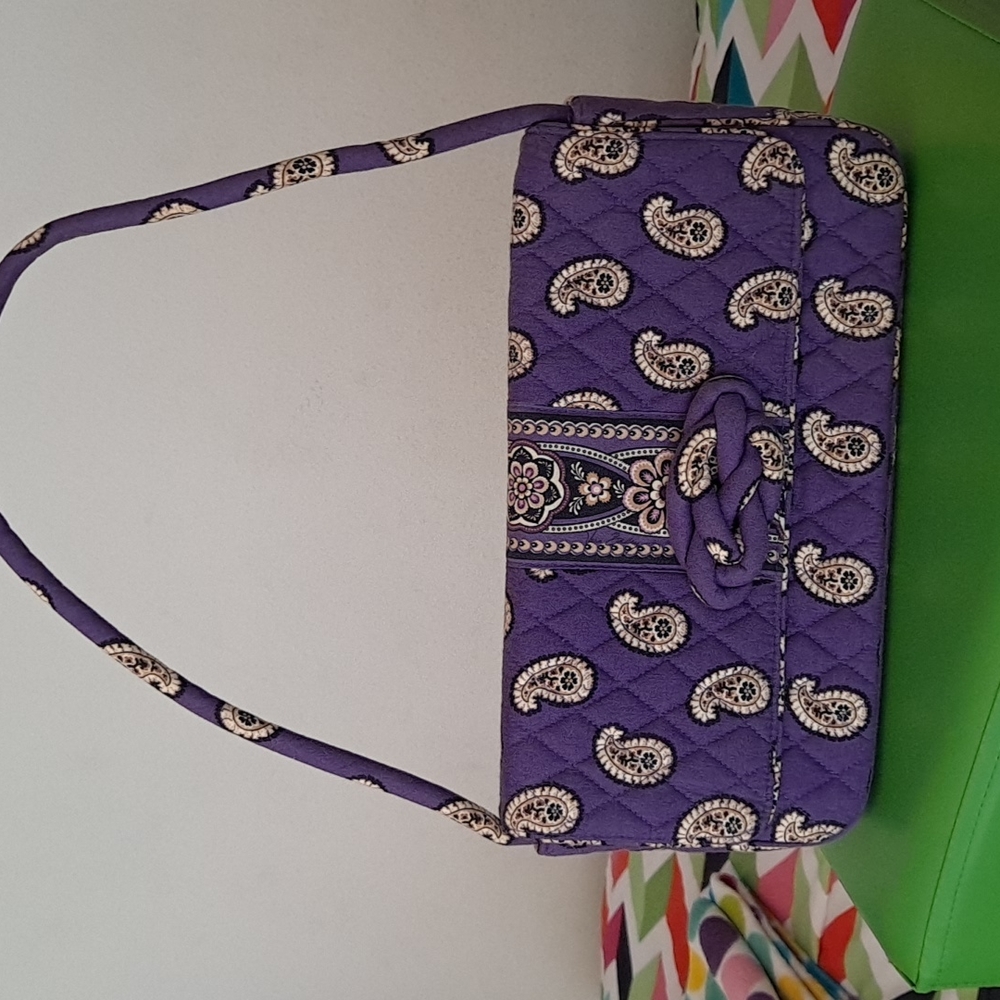 VERA BRADLEY  👛 purse...purple paisley..magnetic  close